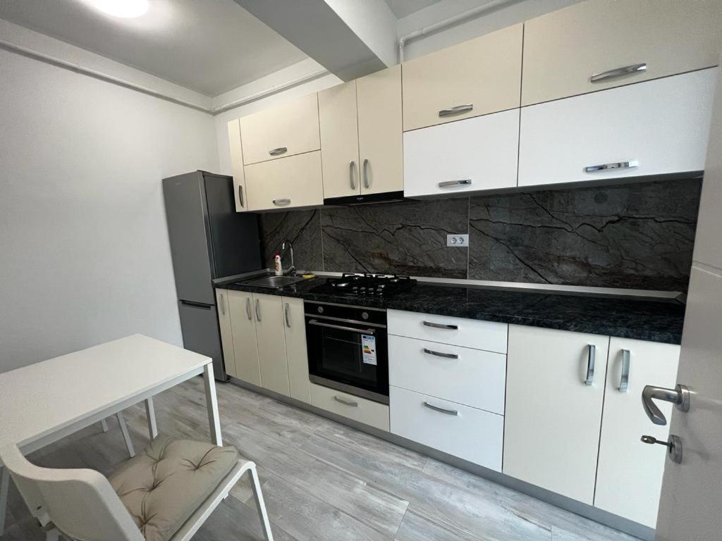 Cozy Accommodation Central City - Iasi Exterior photo